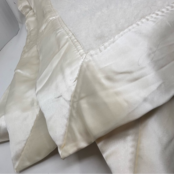 NK HOME Ivory 100% Natural Charmeuse Silk Luxurious Blanket Satin Trim 86” X 94” - Picture 6 of 9